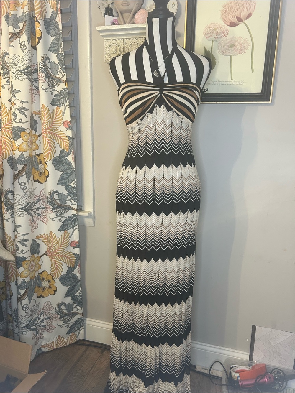 Trina Turk retro 70’s Black, White & brown chevron zig zag Striped Maxi Dress S